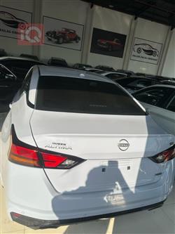 نيسان ألتيما